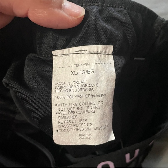 Under Armour ladies shorts - Picture 4 of 7